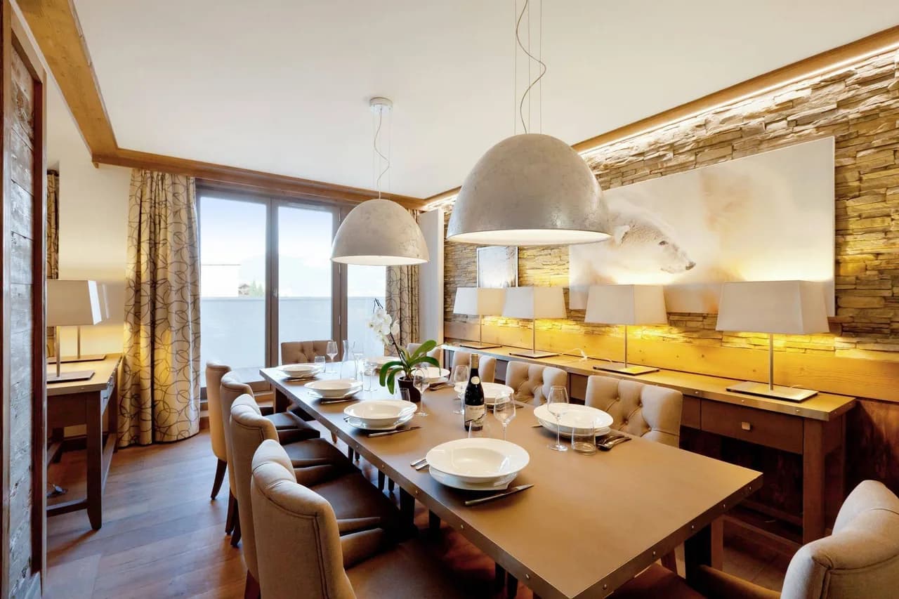Refined Alpine Living Near The Slopes photo 3
