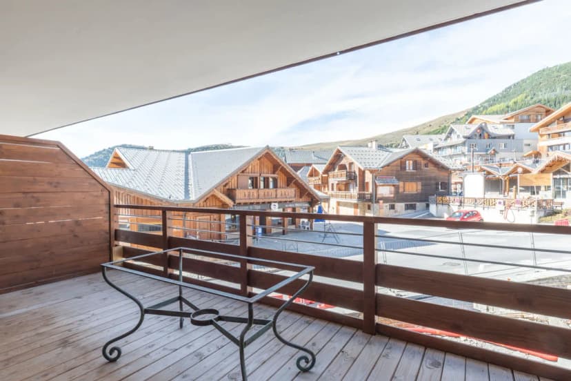 Inviting Alpine Apartment Near Village Center