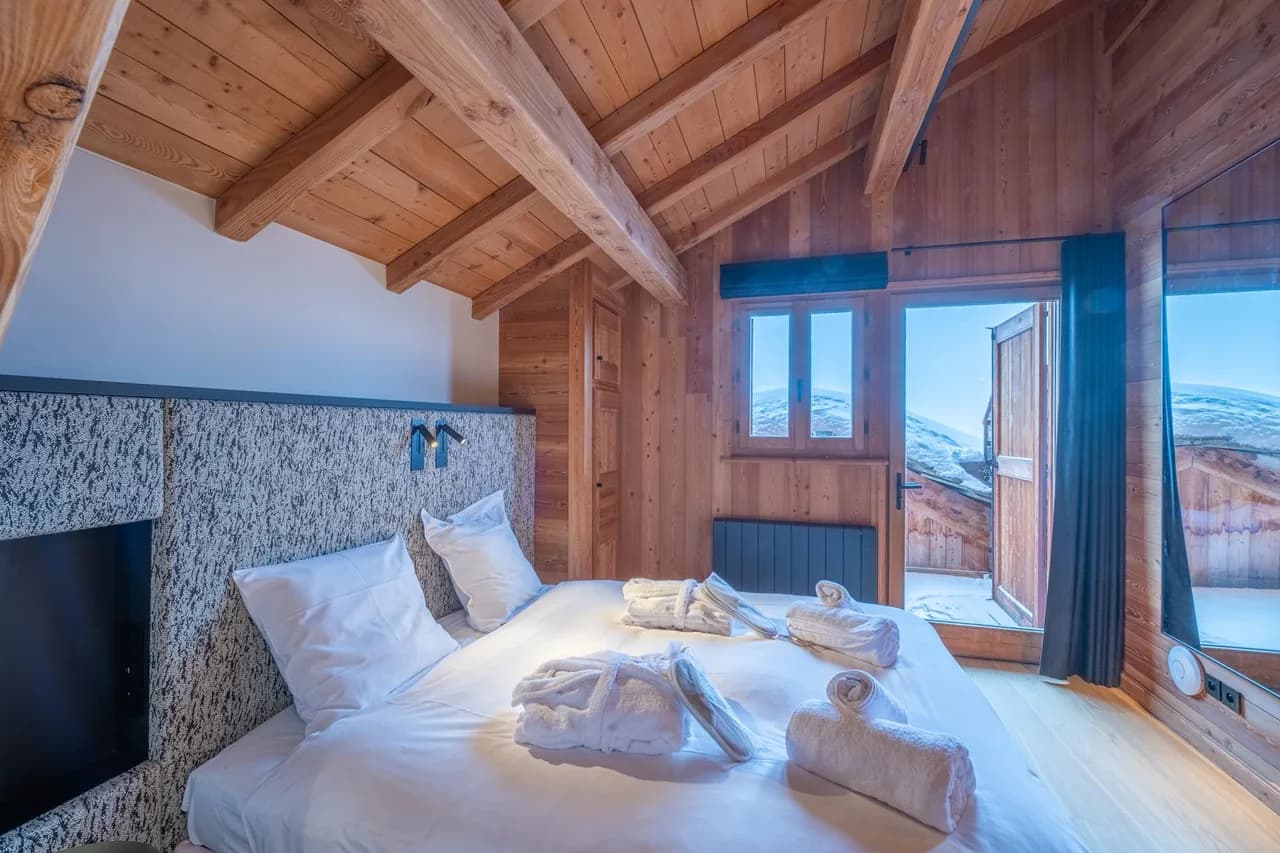 Five-bedroom Chalet at Slopes Foot photo 2