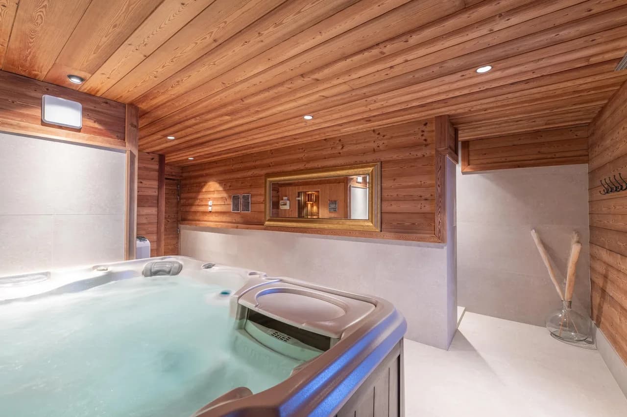 Five-bedroom Chalet at Slopes Foot photo 3