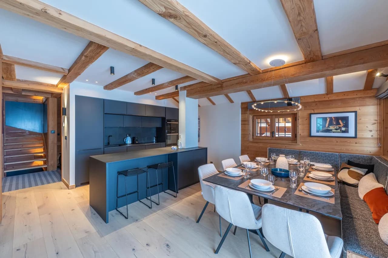 Five-bedroom Chalet at Slopes Foot photo 5