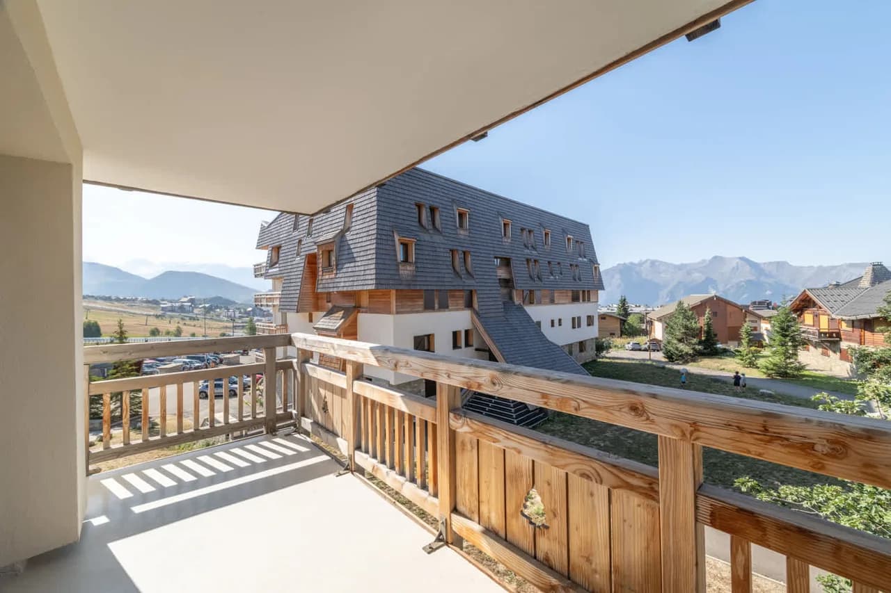 Panoramic Mountain Views From Alpine Apartment photo 3