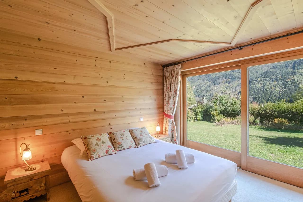 Rustic Chalet Near Chamonix Town Center photo 3