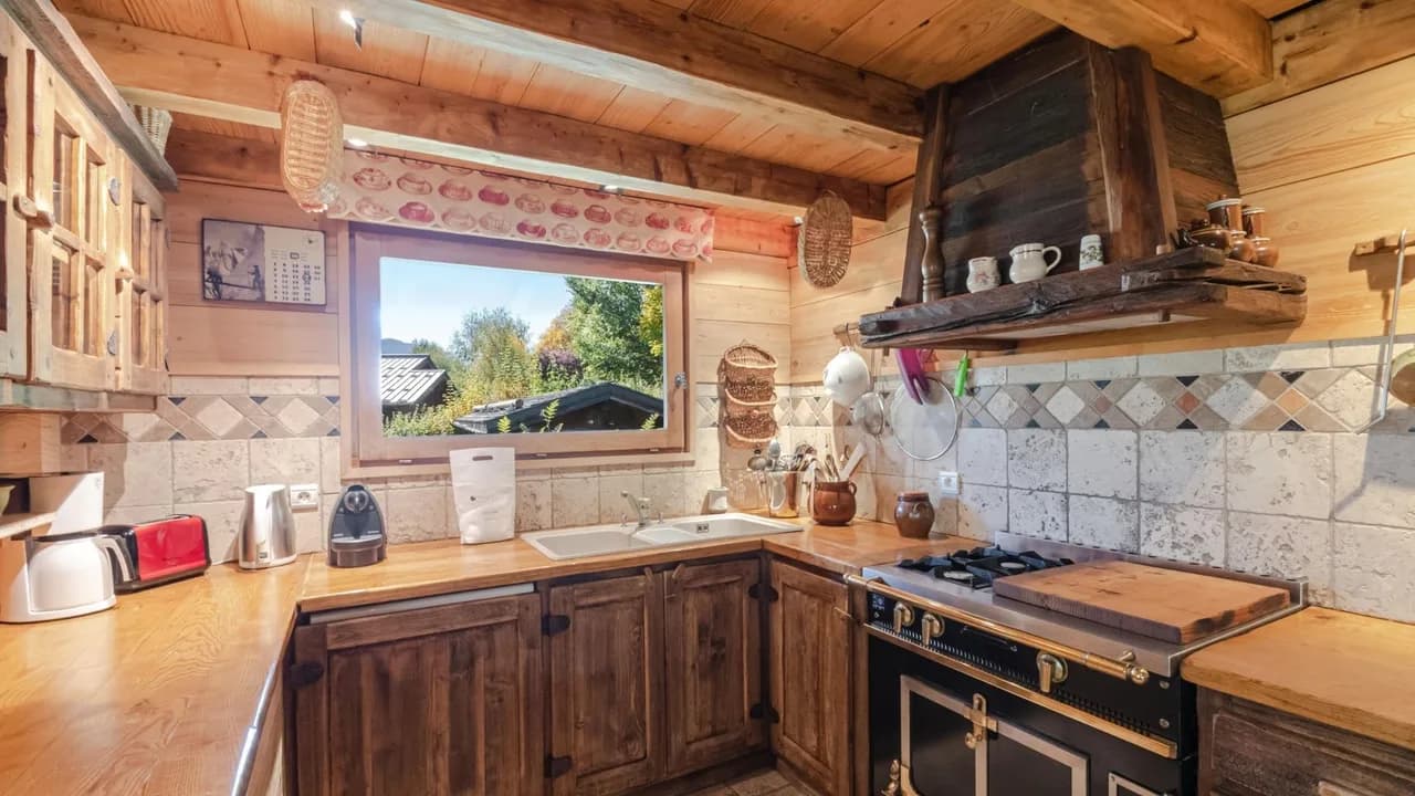Rustic Chalet Near Chamonix Town Center photo 5