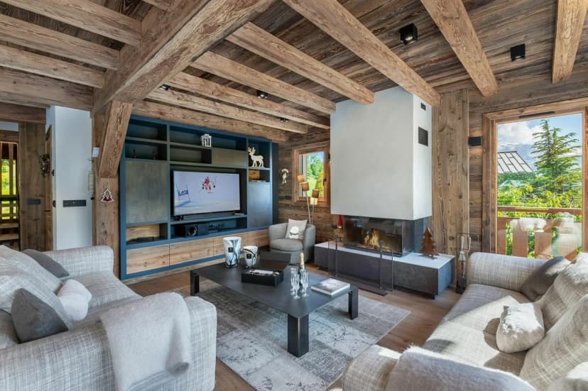 Beautiful Megève Chalet With Mountain Views