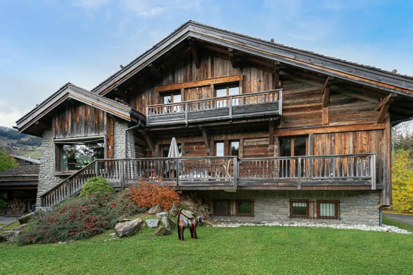 Elegant Six Bedroom Chalet Near Megève