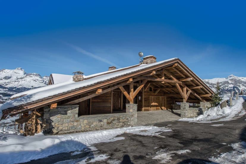 Luxury Chalet Near Princesse Ski Slopes