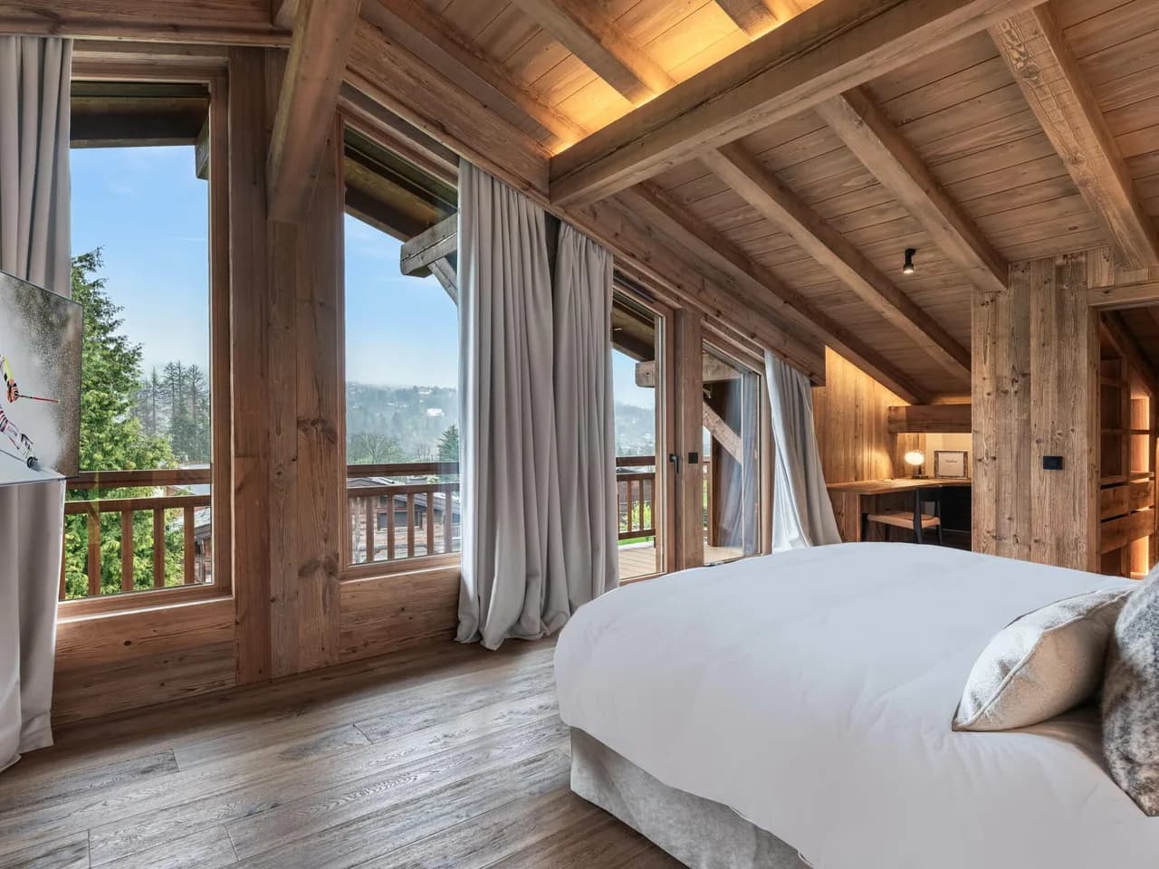 Five Bedroom Chalet Near Megève Skiing photo 2