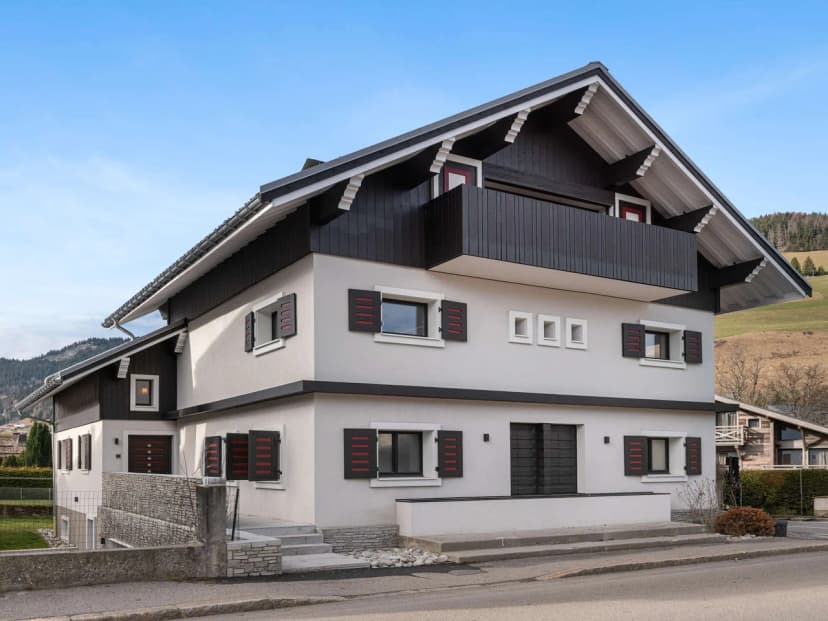  Contemporary Retreat With Five Ensuite Bedrooms