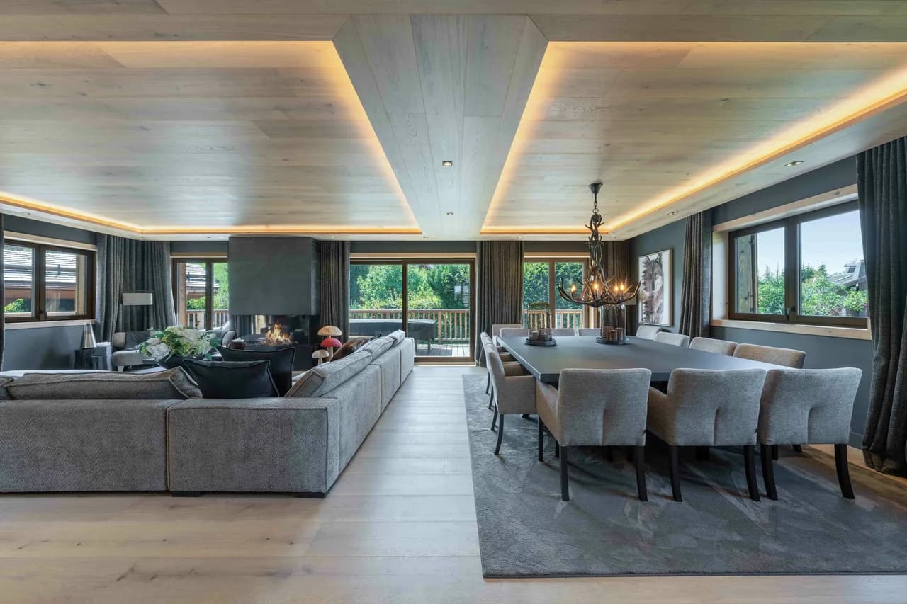 Spacious Chalet With Fire Pit and Jacuzzi photo 5
