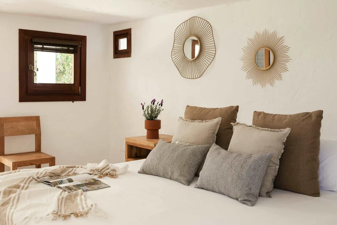 Refurbished Villa With Private Pool Views photo 3
