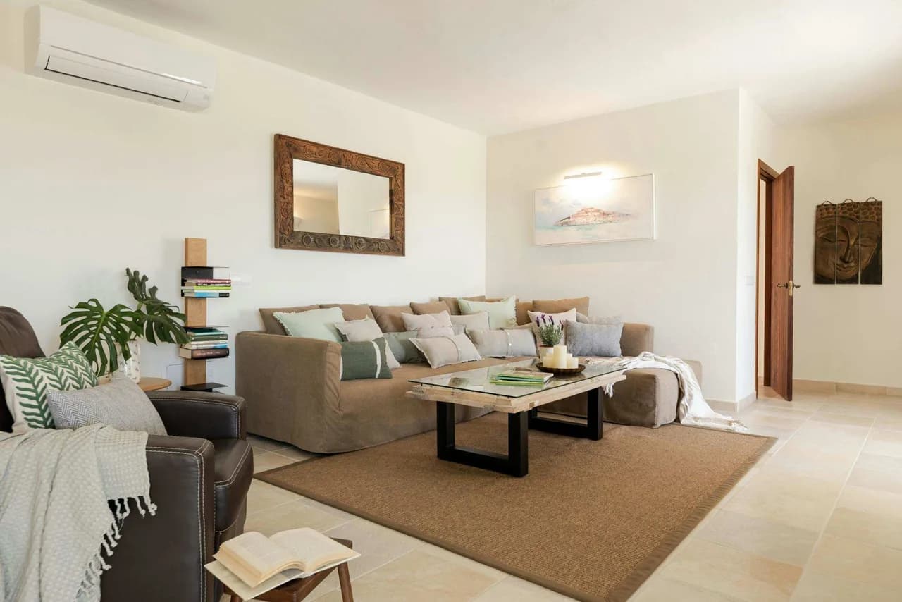 Refurbished Villa With Private Pool Views photo 5