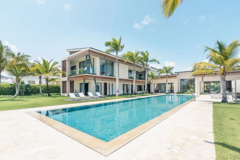 Luxury Villa | Volleyball & Gym | Jacuzzi & Pool