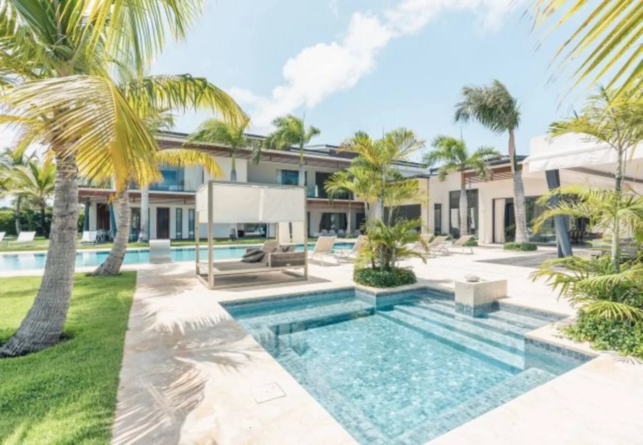 Luxury Villa | Volleyball & Gym | Jacuzzi & Pool photo 4