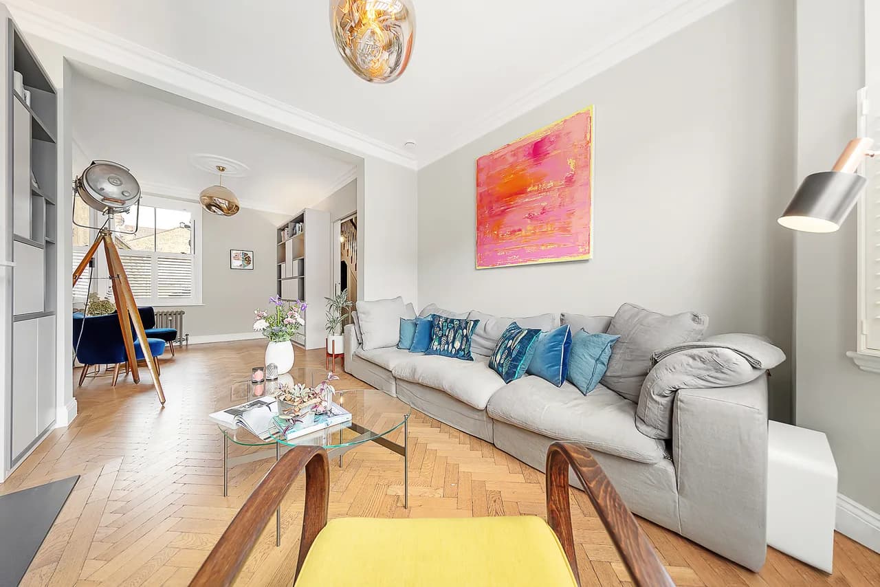 Charming Three-Bedroom Retreat in Clapham photo 5