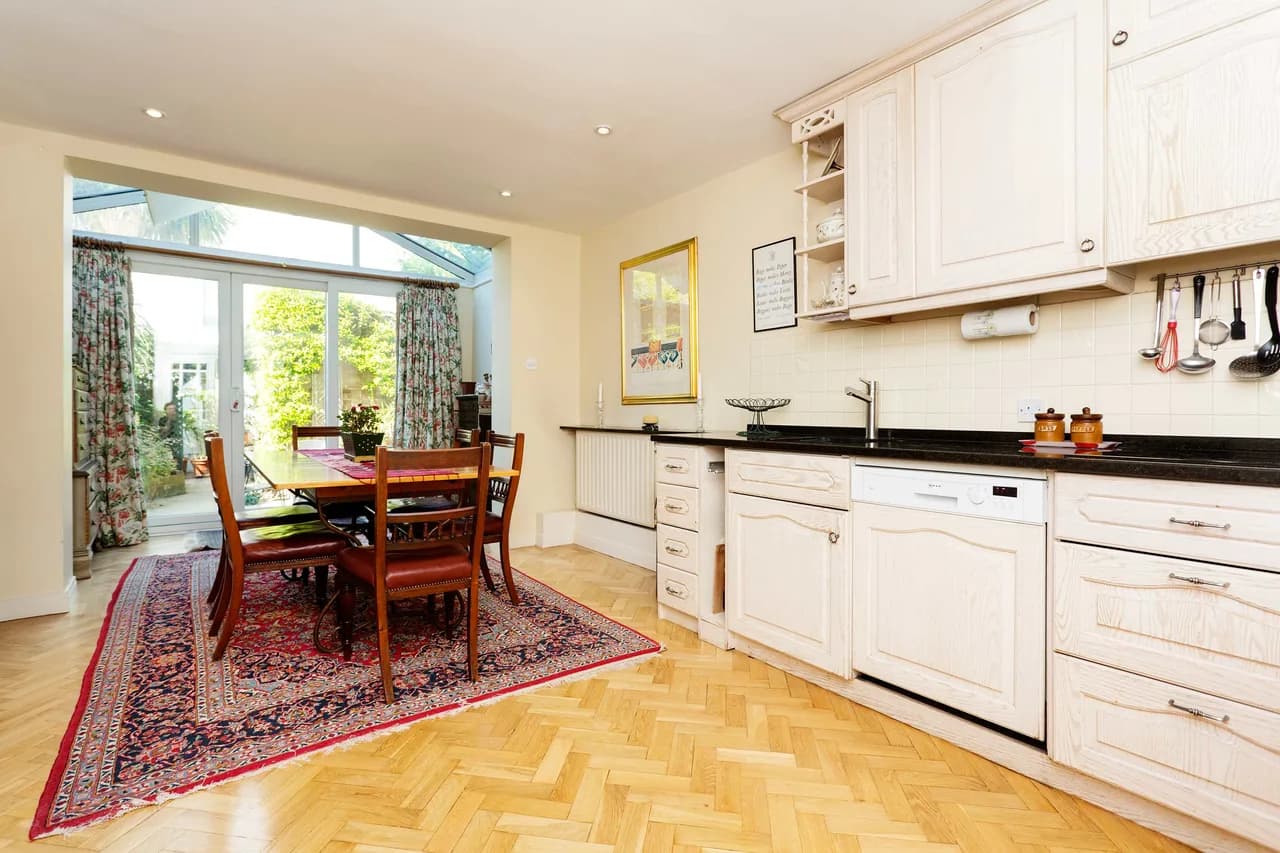 Classic Two Bedroom Villa in Brompton photo 2