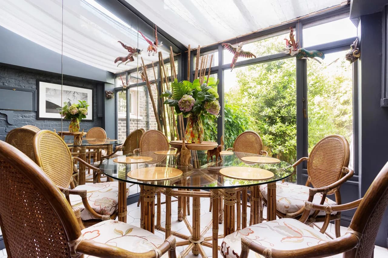 Charming Four Bedroom Terrace Home in London photo 3