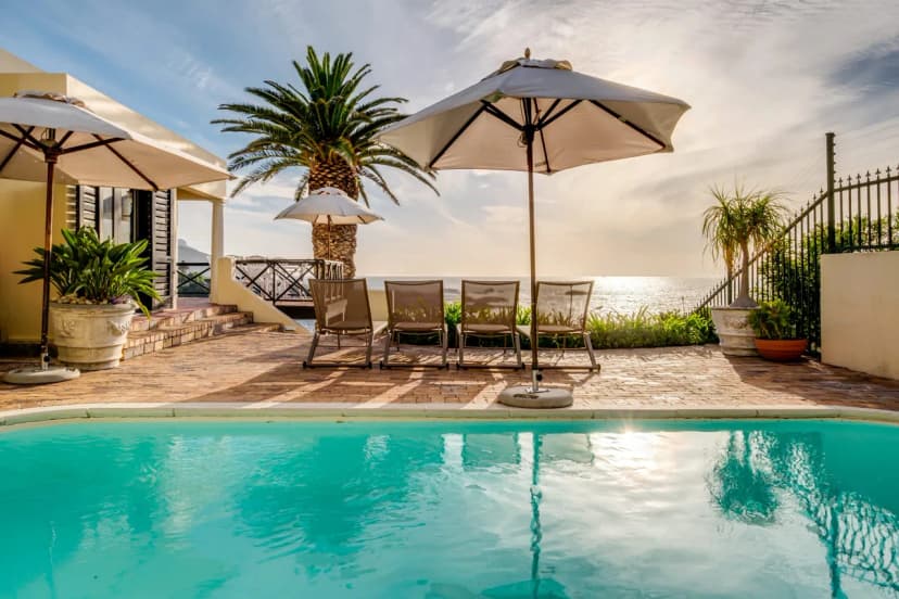 Colonial-style Apartment w Views and Pool Area CBT Lodge