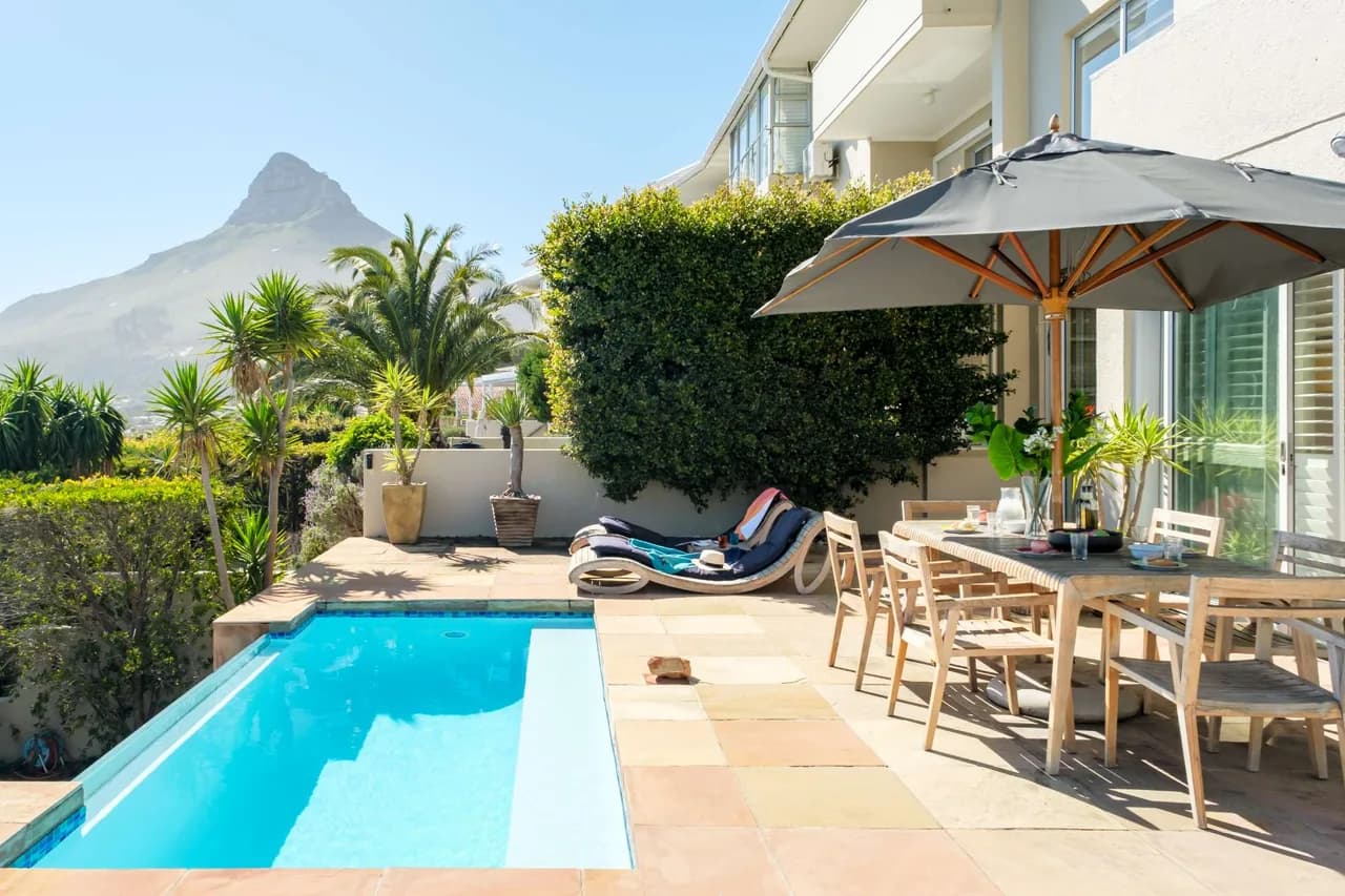 Private Pool Two Bedroom Apartment in Cape Town photo 4