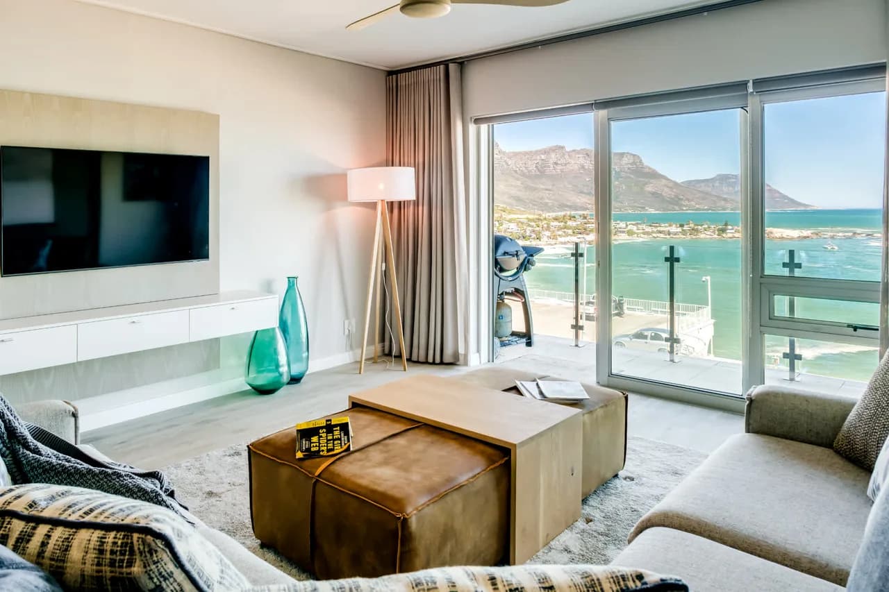 180-Degree Sea View Apartment in Cape Town photo 2