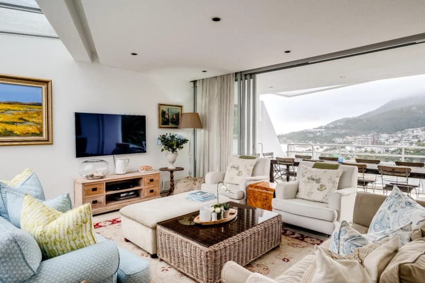 Three-Level Villa with Pool in Cape Town