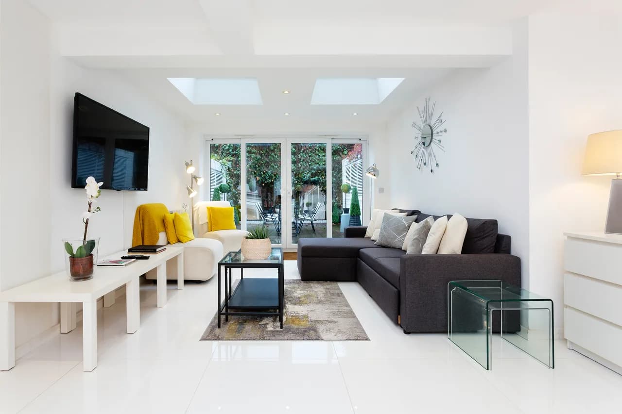 Charming Three Bedroom Villa in Brompton