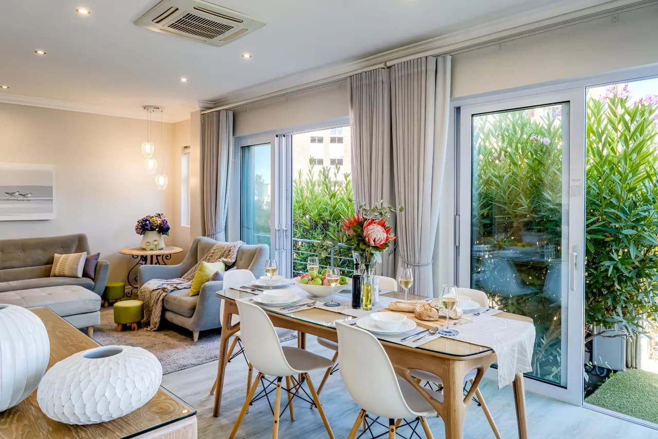 Modern Two Bedroom Apartment in Camps Bay Cape Town photo 2