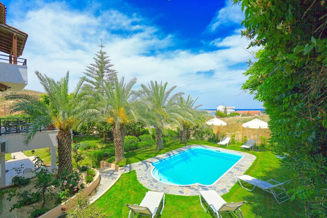 Private Swimming Pool Villa in Karteros