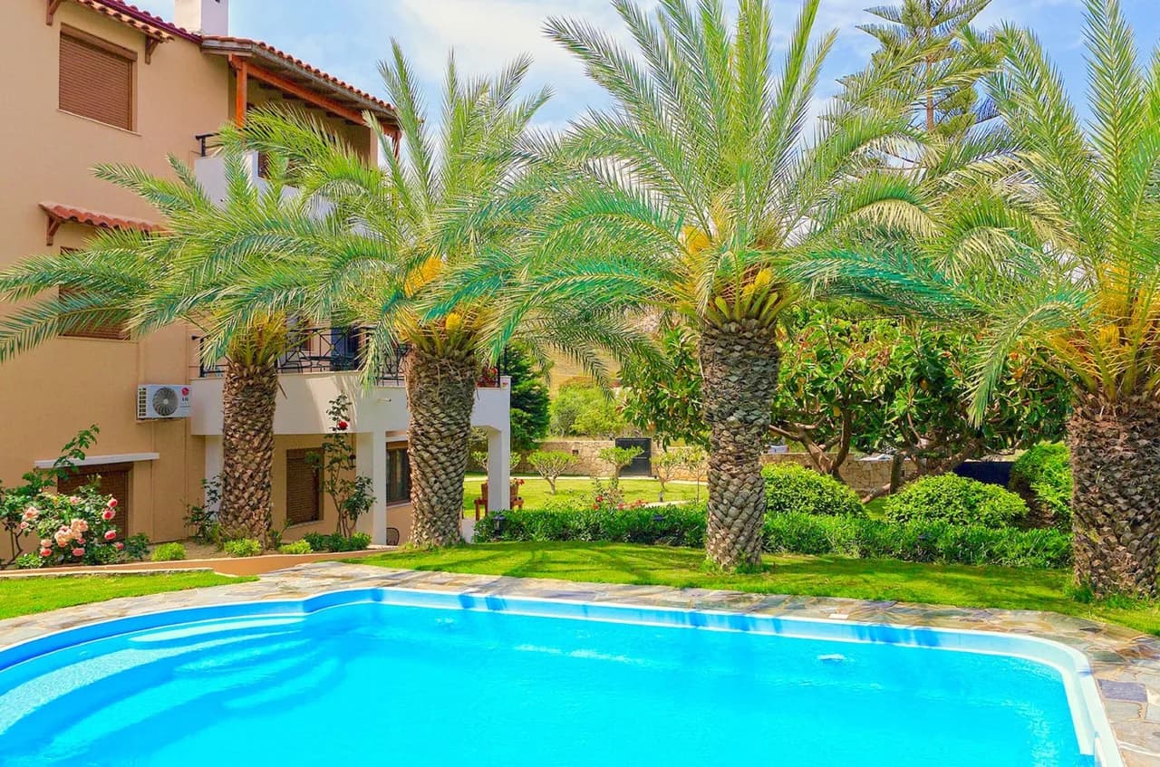 Private Swimming Pool Villa in Karteros photo 3