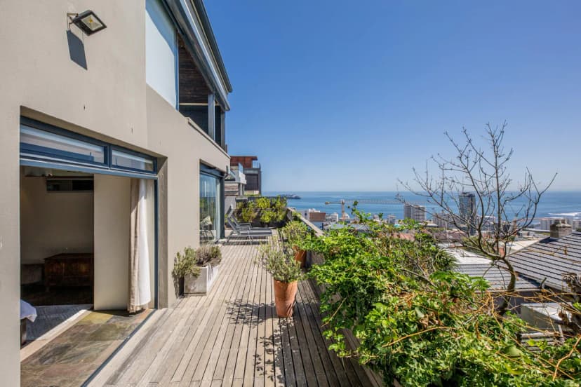 Beautiful Apartment w Deck and Stunning Views Rhine Stone