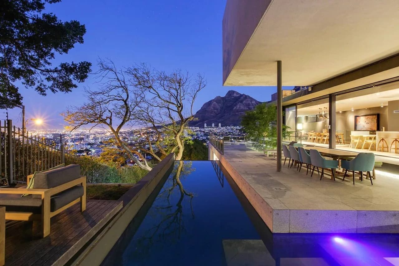 Rooftop Deck Villa with Table Mountain Views in Cape Town