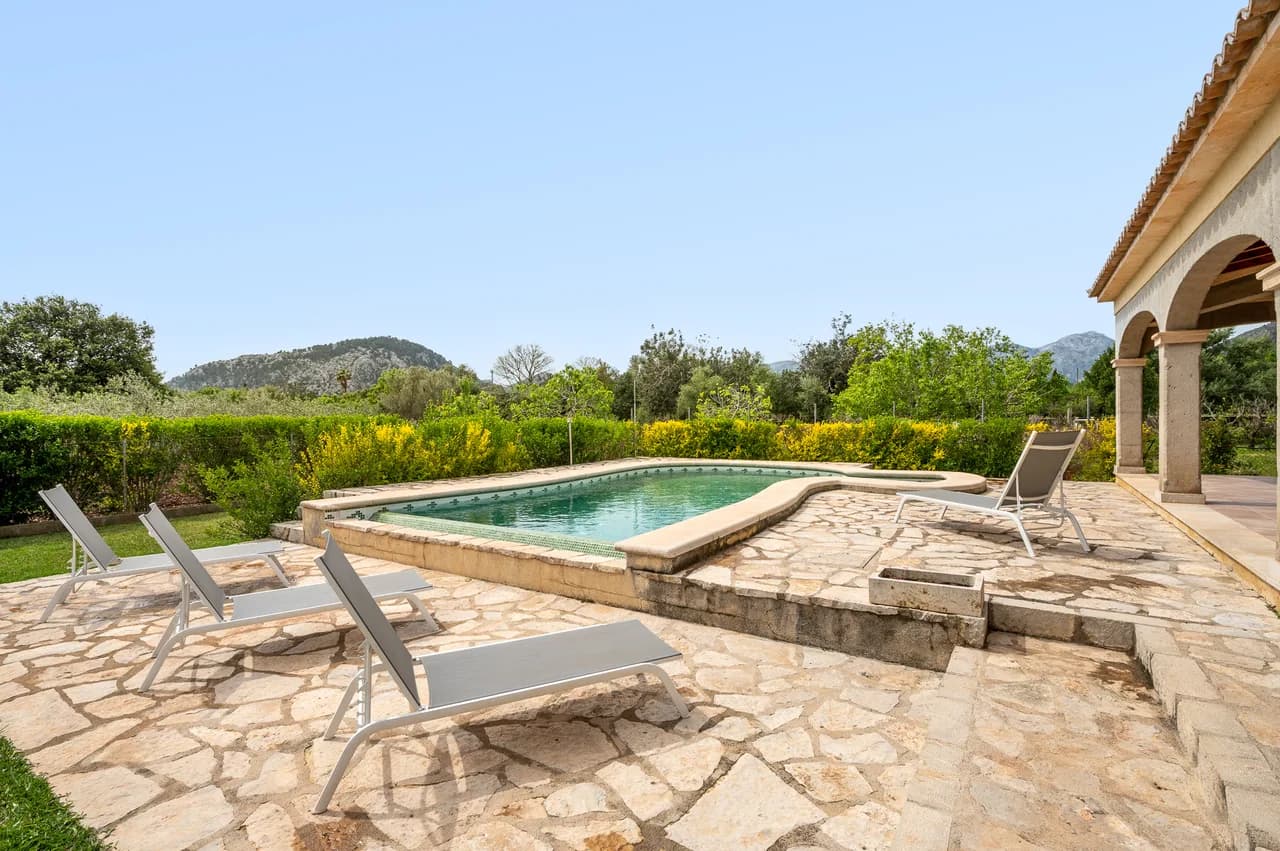 Terrace Two Bedroom Villa in Pollença photo 5