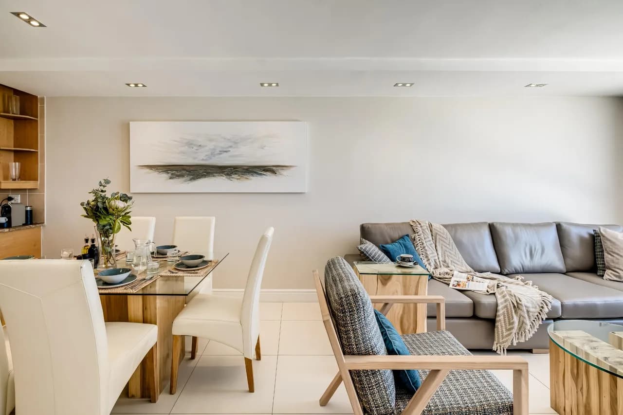 Beachfront Two Bedroom Apartment in Cape Town photo 3