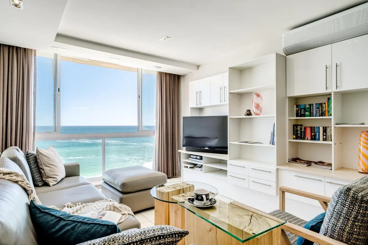 Beachfront Two Bedroom Apartment in Cape Town photo 4