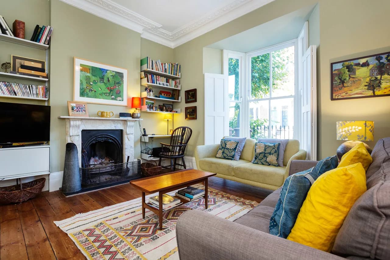 Contemporary Four Bedroom Villa in East London photo 2