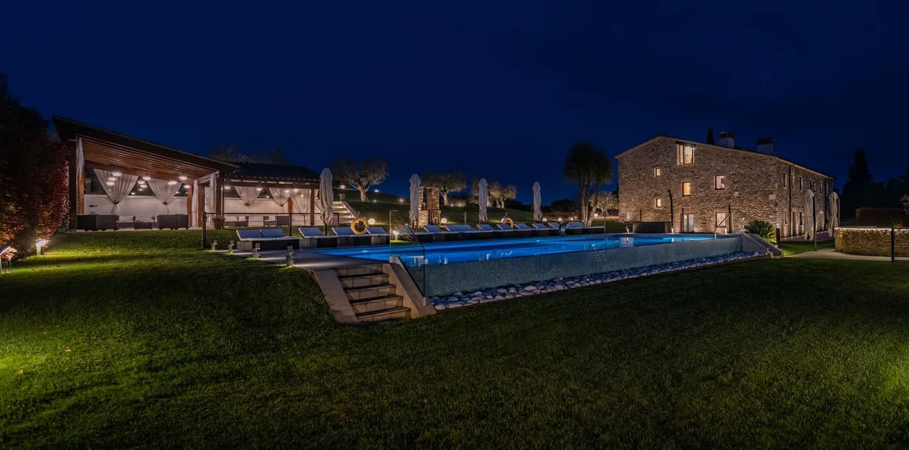 Spacious Eight-Bedroom Villa in Cornella del Terri