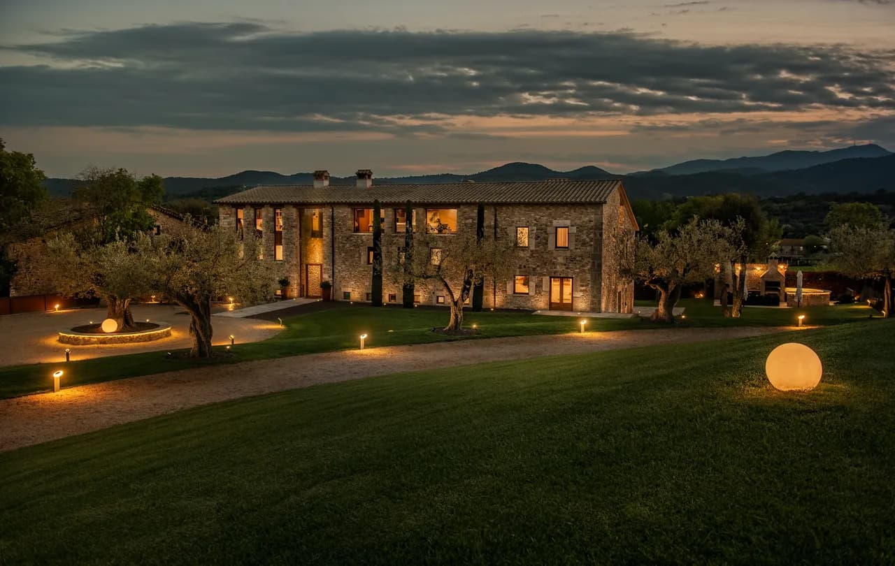 Spacious Eight-Bedroom Villa in Cornella del Terri photo 2