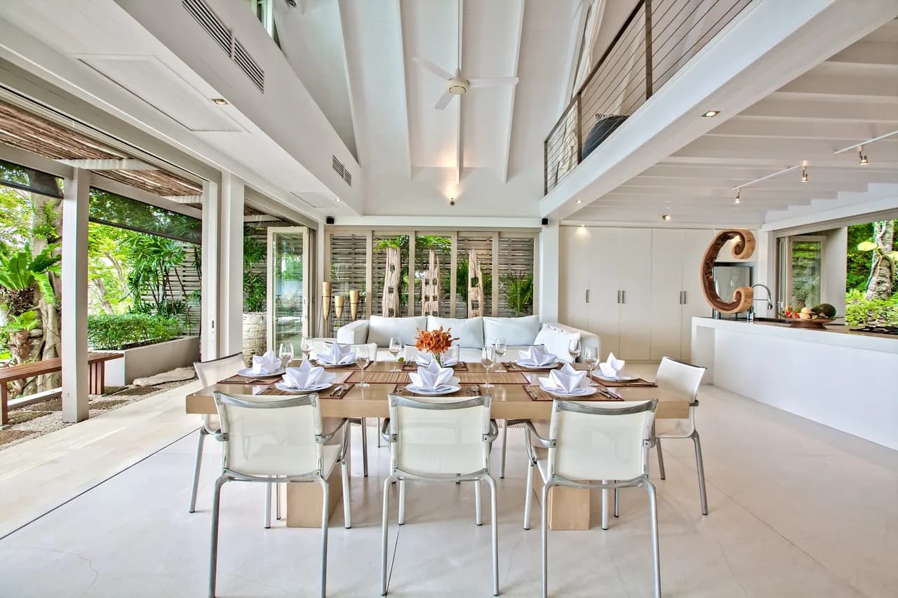 Terrace Four Bedroom Villa in Baan Taling Ngam photo 2