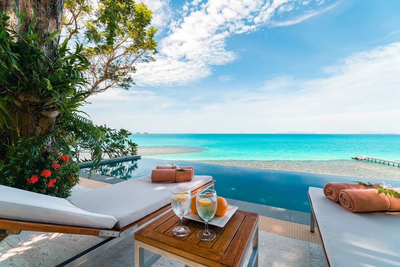 Garden View Three Bedroom Villa in Baan Taling Ngam photo 2