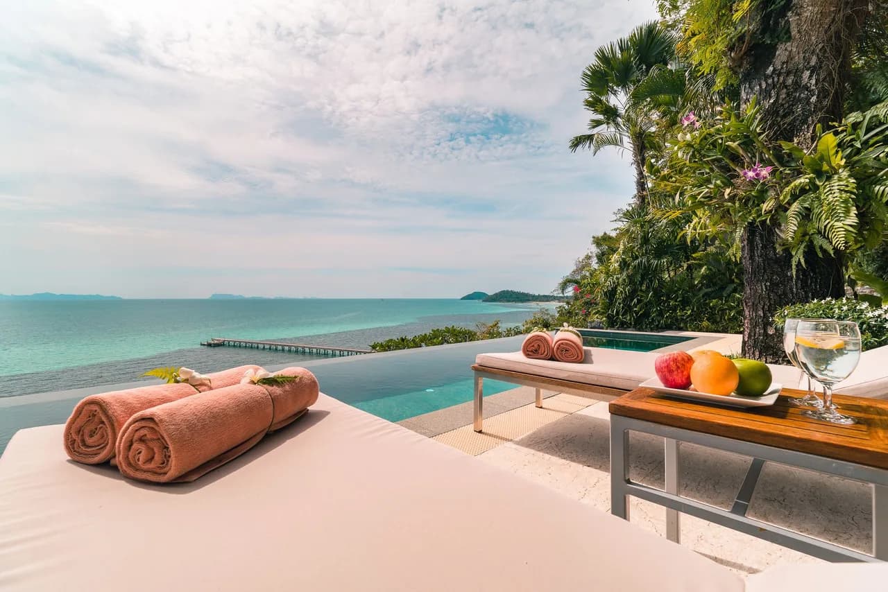 Garden View Three Bedroom Villa in Baan Taling Ngam photo 3