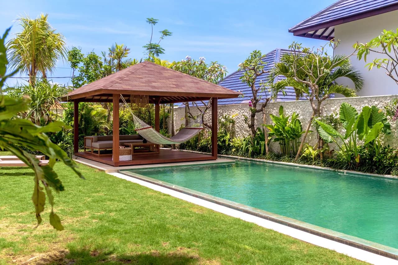Modern Four Bedroom Villa in Canggu photo 2