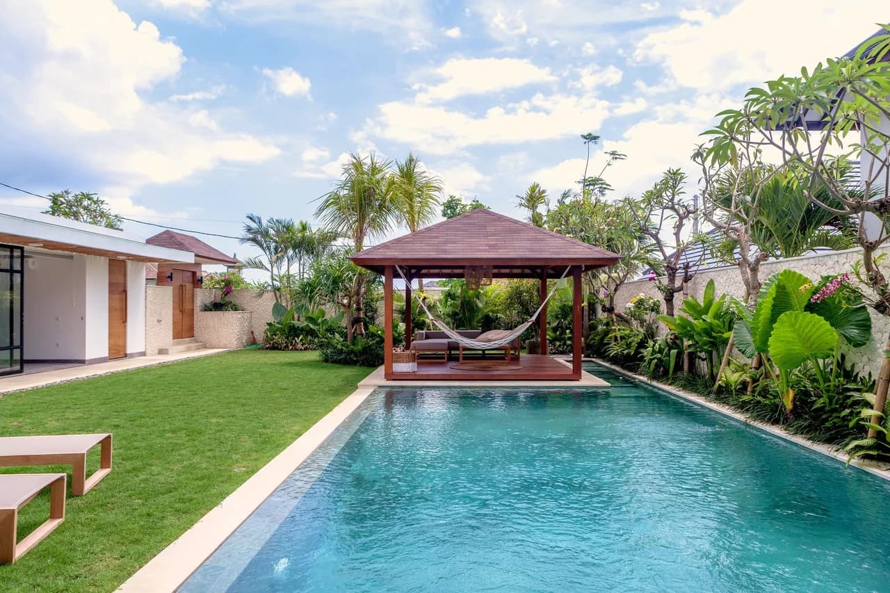 Modern Four Bedroom Villa in Canggu photo 3