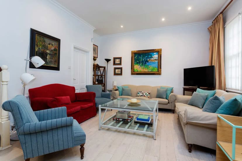 Charming Mews House in Kensington