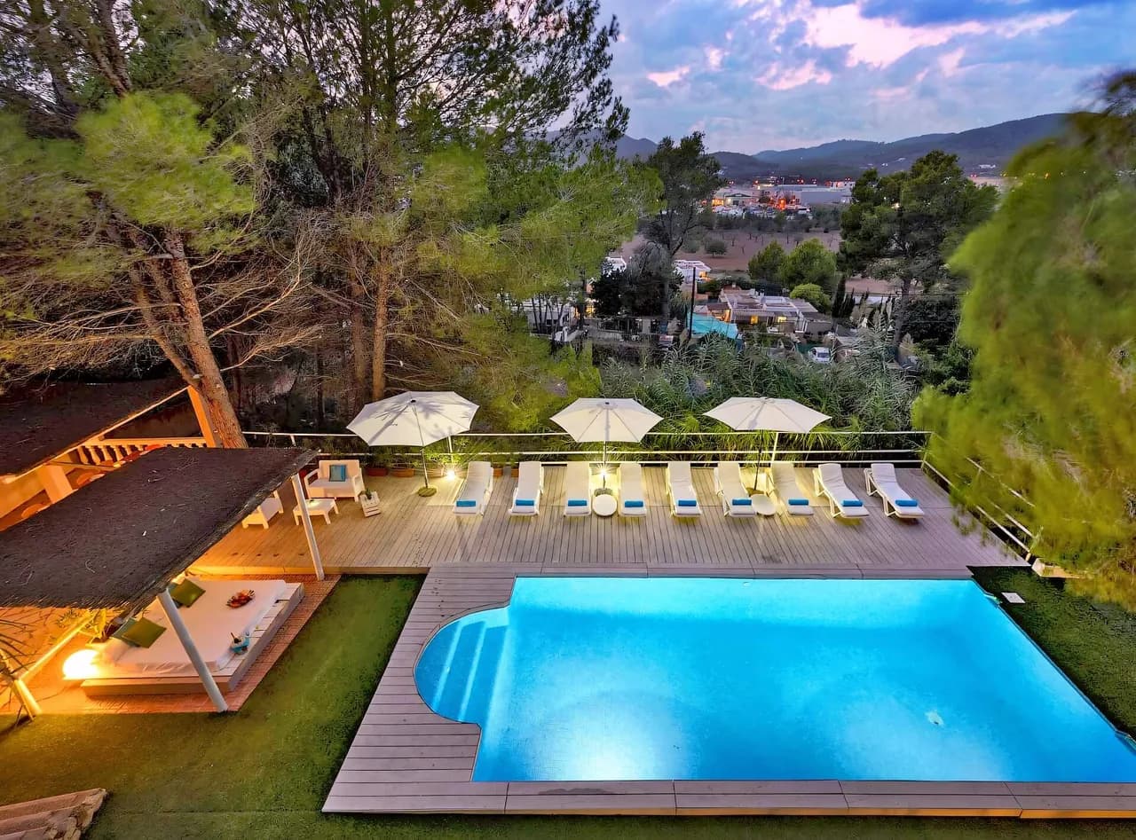 Spacious Six Bedroom Villa in Sant Rafel photo 2