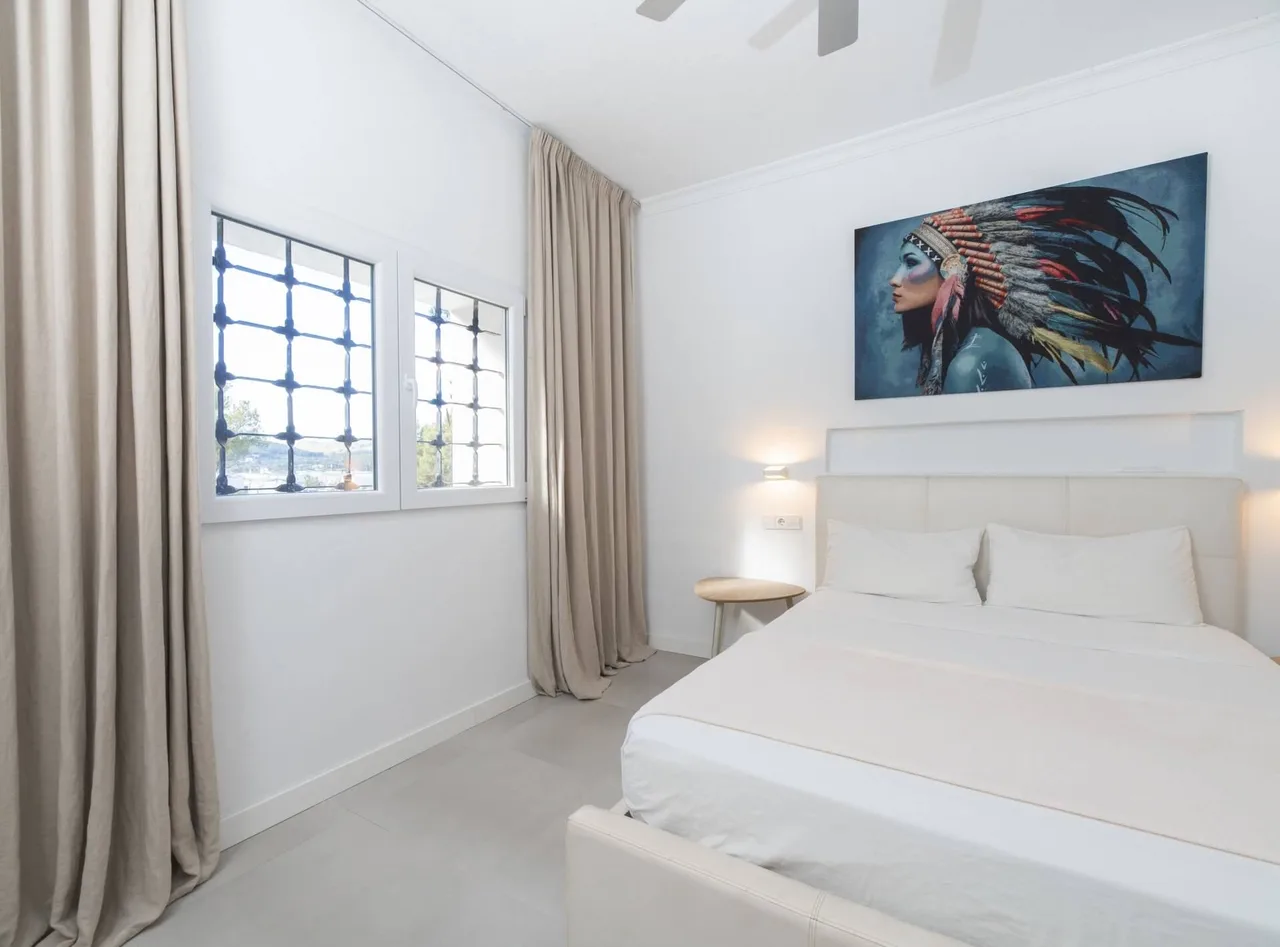 Spacious Six Bedroom Villa in Sant Rafel photo 5