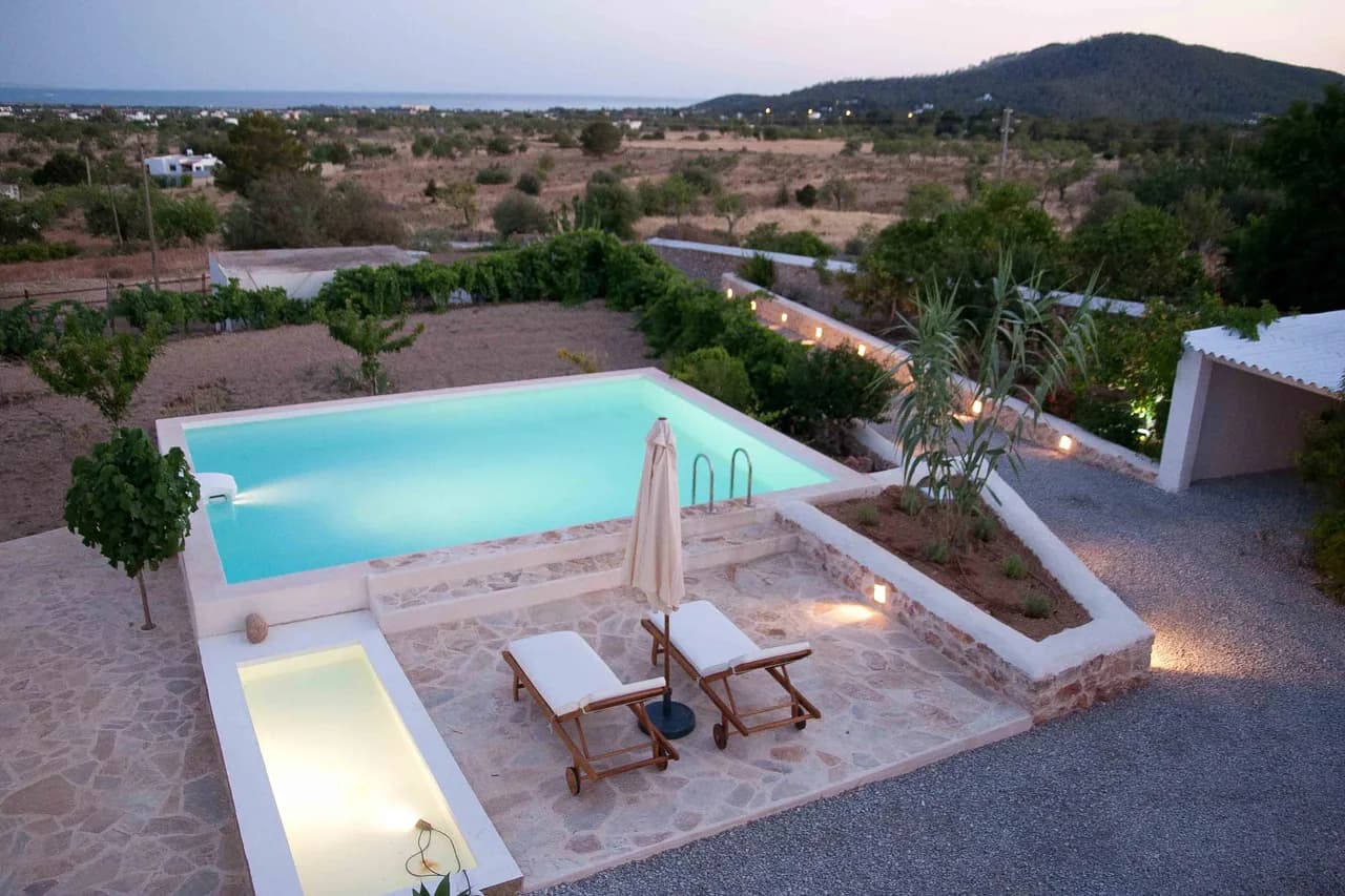Modern Five-Bedroom Villa in Sant Josep de Sa Talaia photo 2