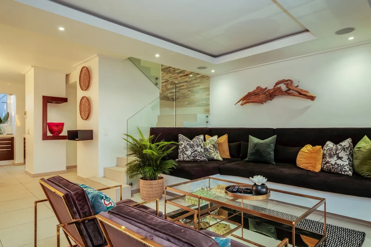 Elegant Three-Bedroom Apartment in Cape Town photo 4