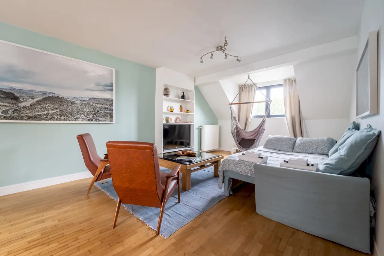 Cozy Loft Near Place Stéphanie in Brussels