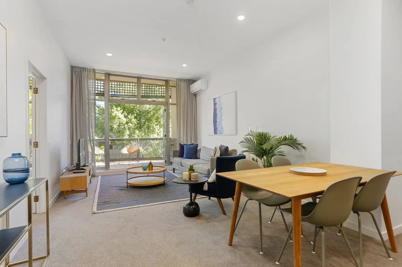Modern Two Bedroom Apartment in Auckland photo 2