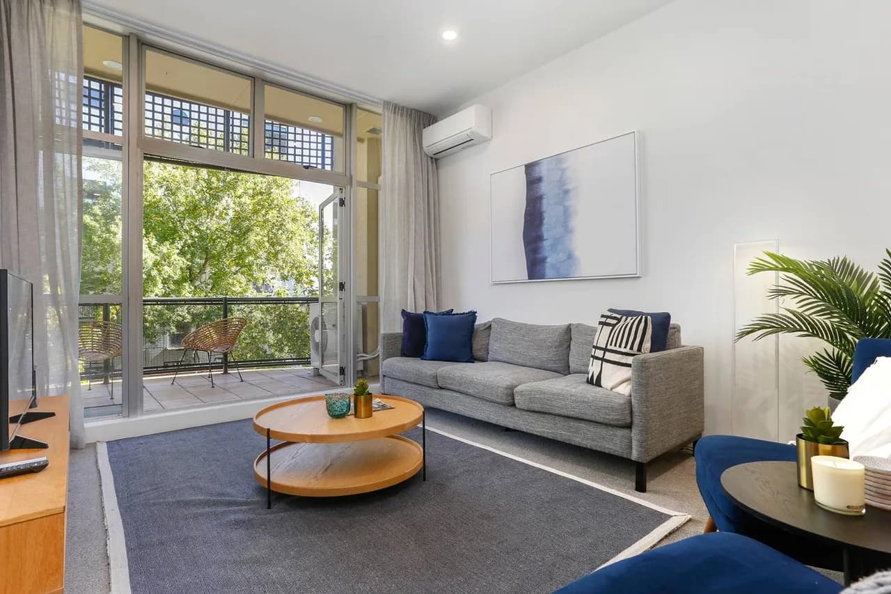 Modern Two Bedroom Apartment in Auckland photo 3